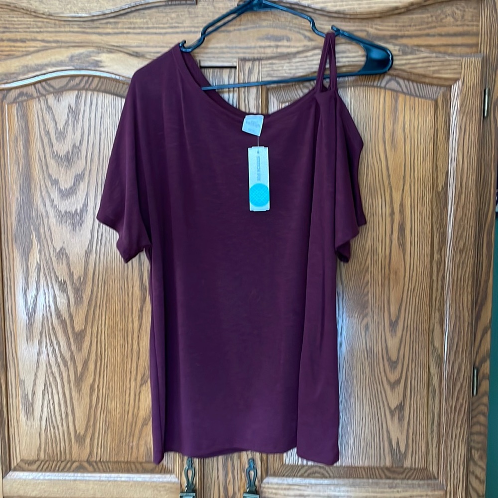 Brand New Kaileigh T Shirt, Purple, Size Medium